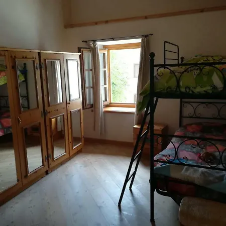 Capole -ghiri Apartment Isolaccia